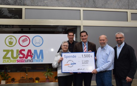 Spende ZUSAM Giengen Spendenübergabe
