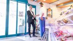 Beratungsgespräch Industriekundenberater im Gespräch mit einem Kunden