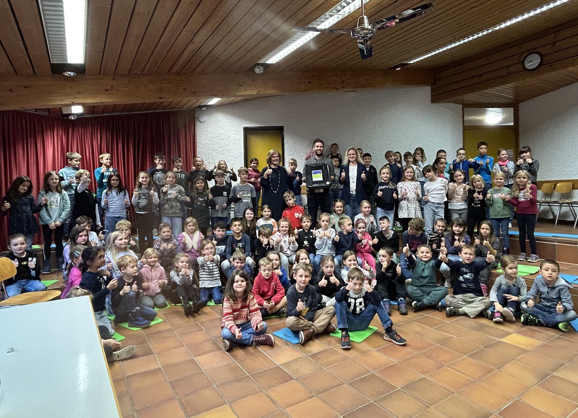 Jagstzeller Grundschüler erhalten eine EnergieBOX