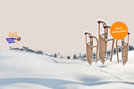 Eine Schneelandschaft mt drei Holzschlitten für unser Kundentreuegewinnspiel im November 2025