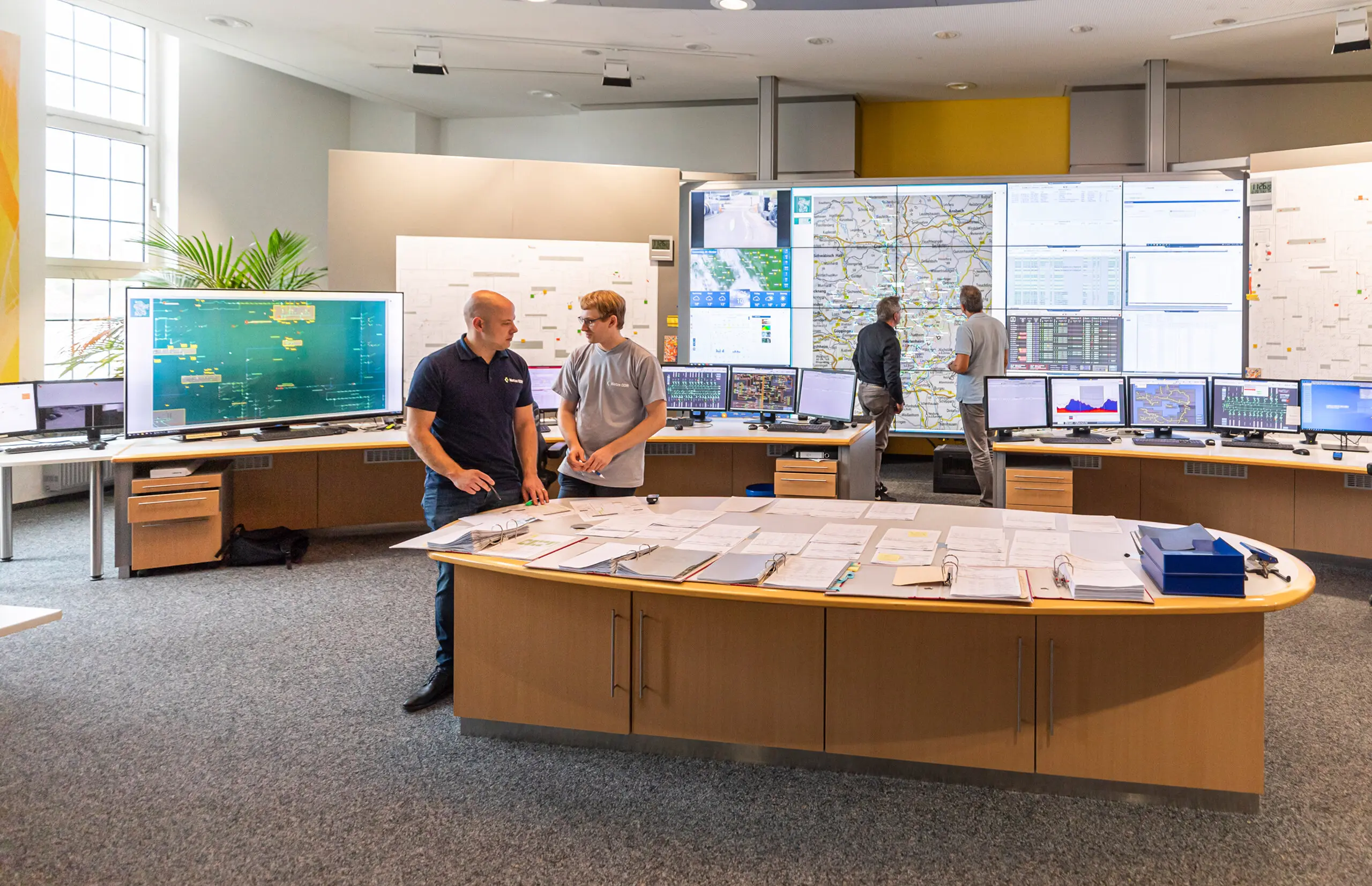 Mitarbeitende Netze ODR in der Leitstelle